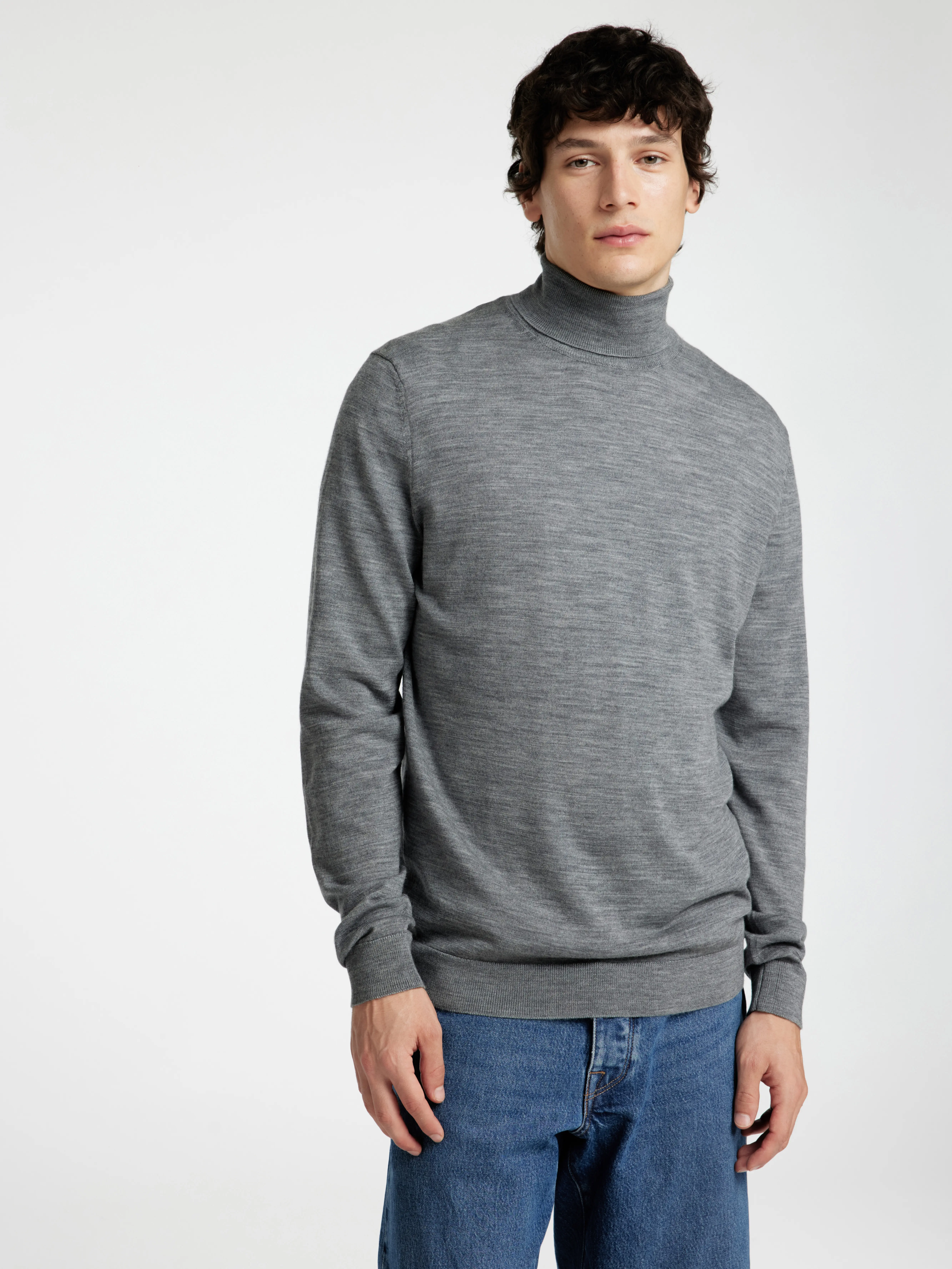 Pullover Tray Rollneck