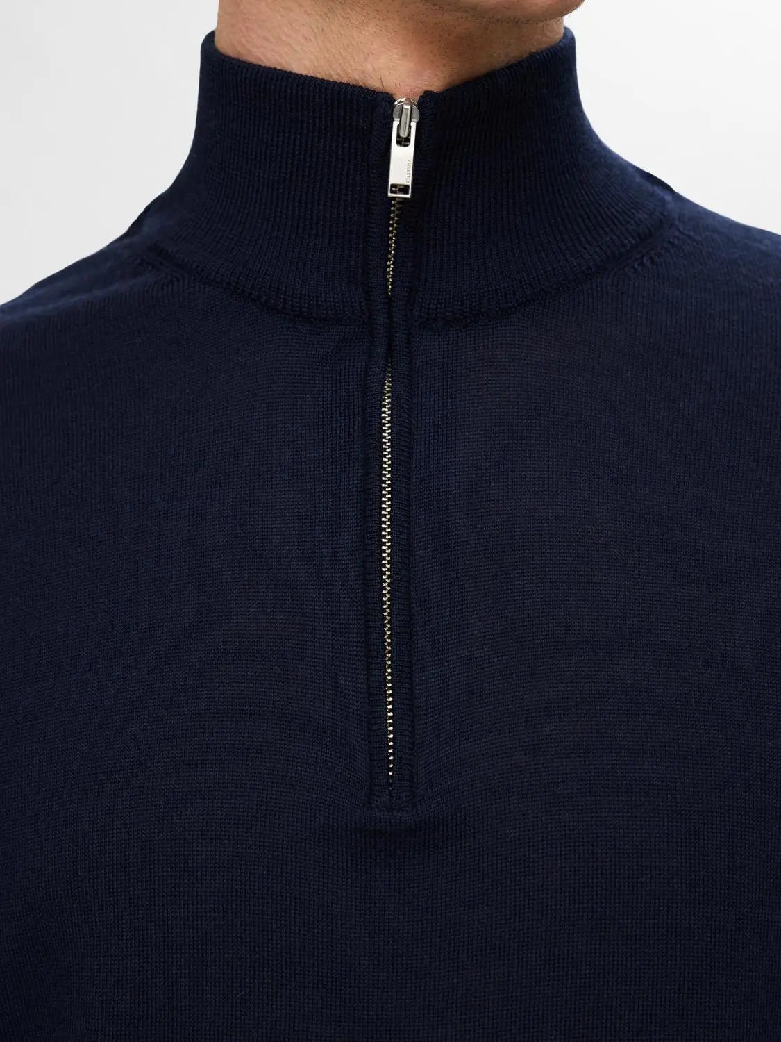 Pullover Tray Half-Zip